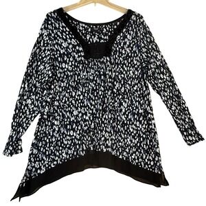 Simply Vera Wang 1X Black White Abstract Print Tunic Top Chiffon Hem Long Sleeve